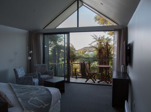 Church Hill Boutique Lodge logo
