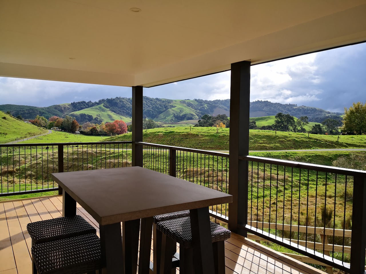 Karapiro Retreats logo