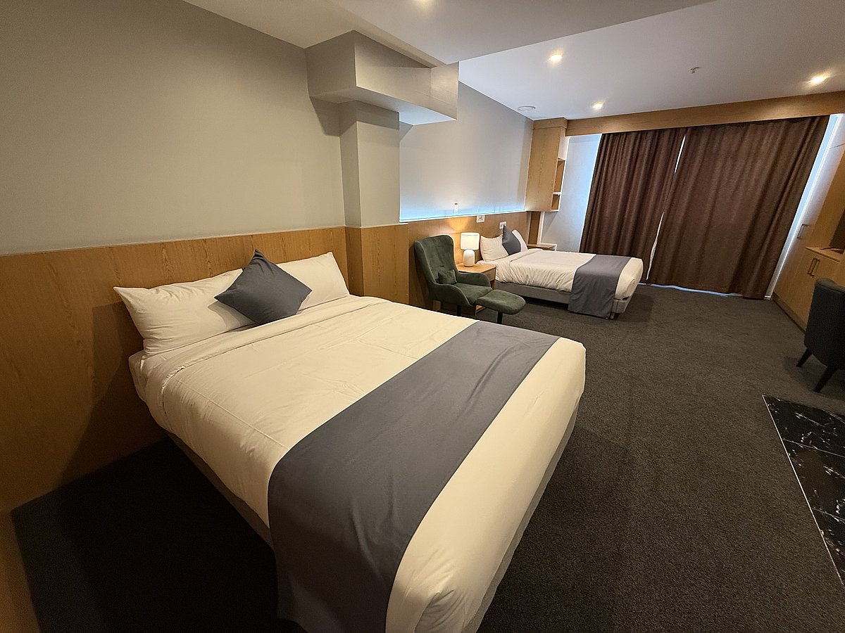 goodview hotel logo