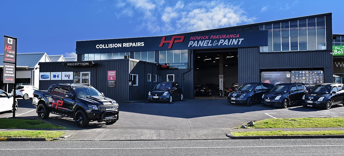 Howick Pakuranga Panel and Paint (2019) logo