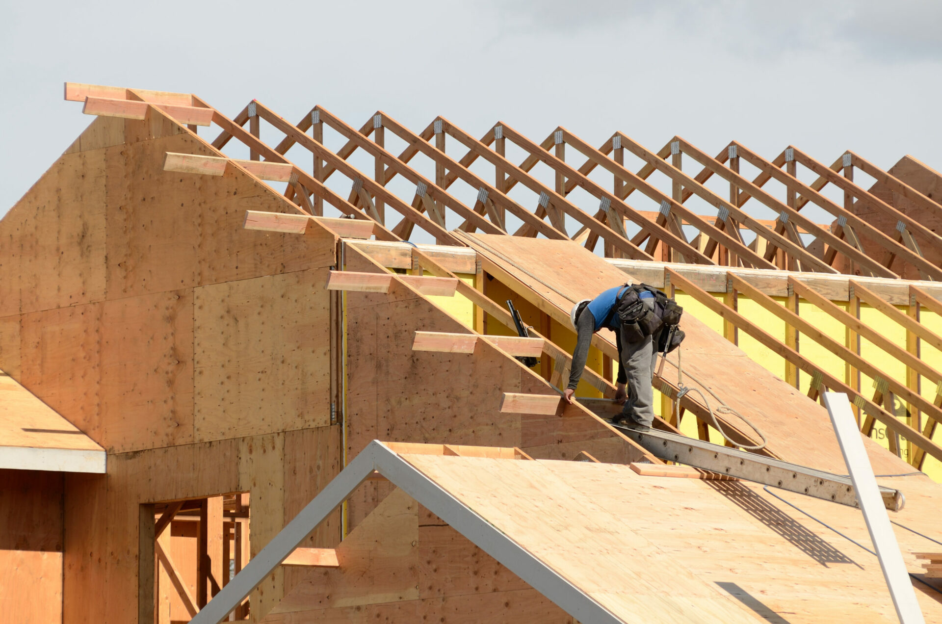 Grand Scale Construction logo