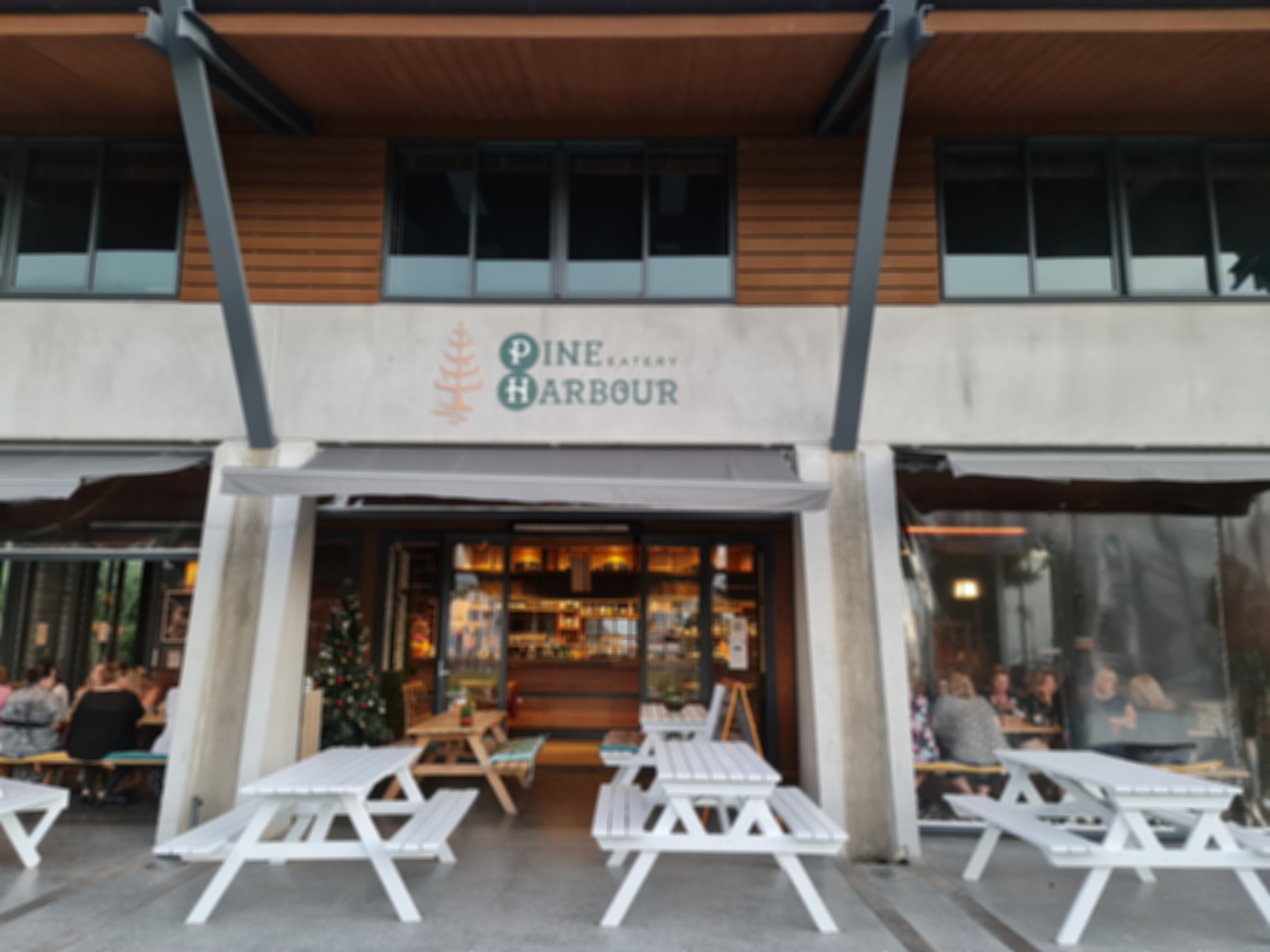 Pine Harbour Eatery logo