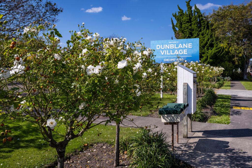 Dunblane Lifecare logo