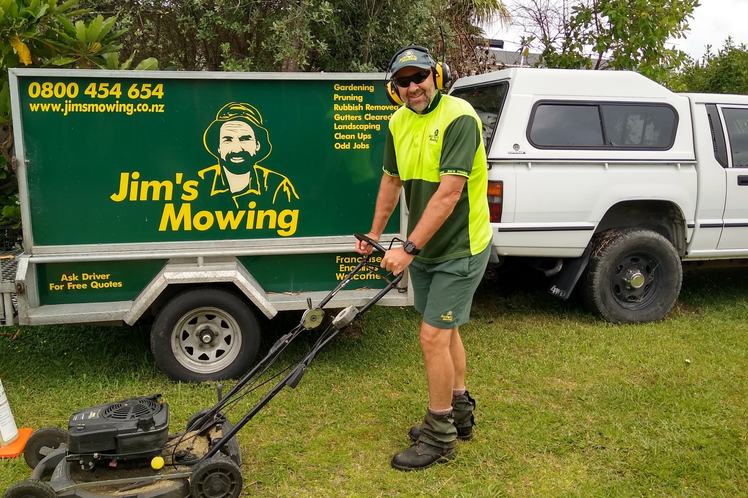 Jims Mowing Kensington logo