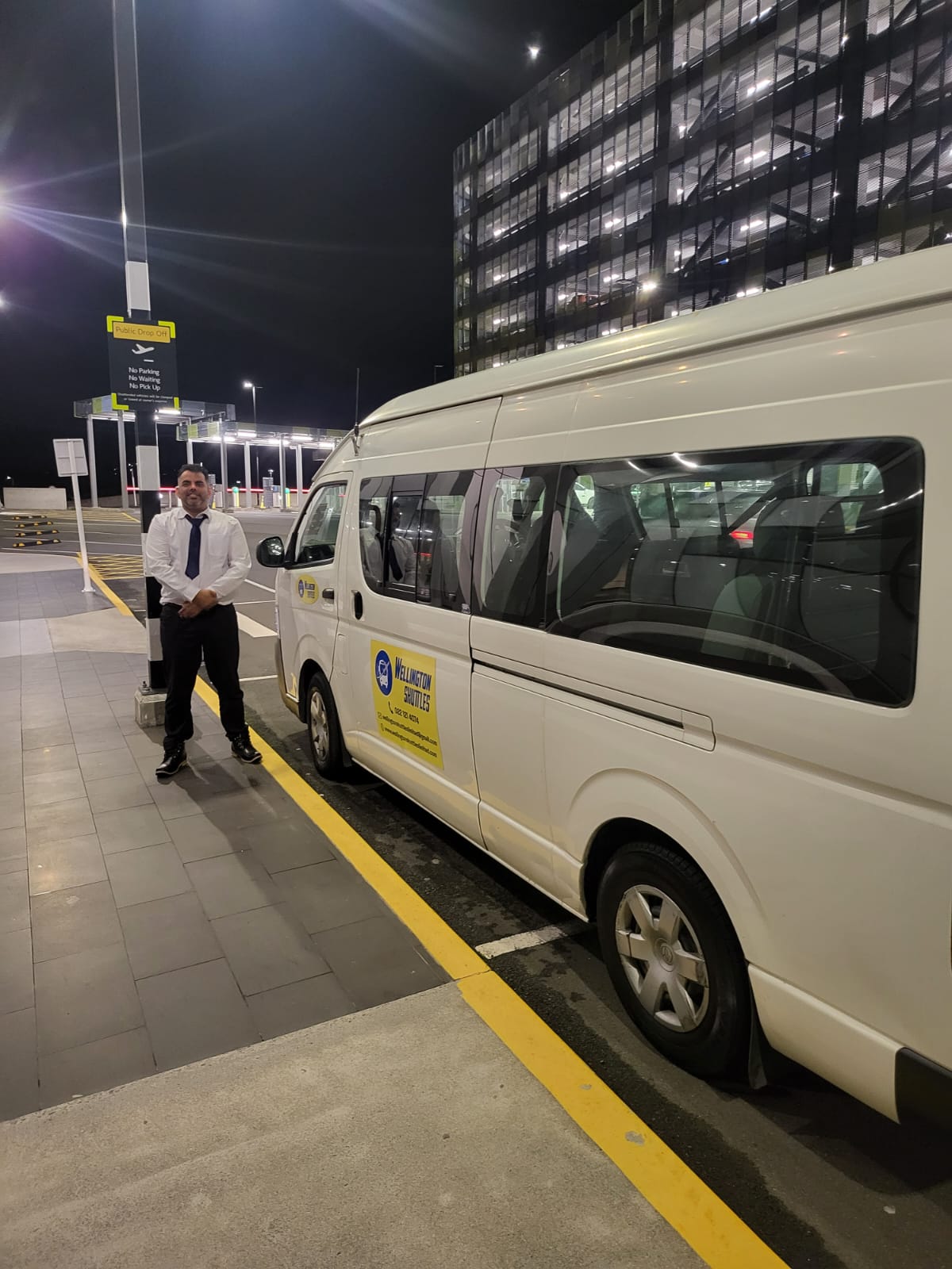 Wellington Shuttles Limited logo