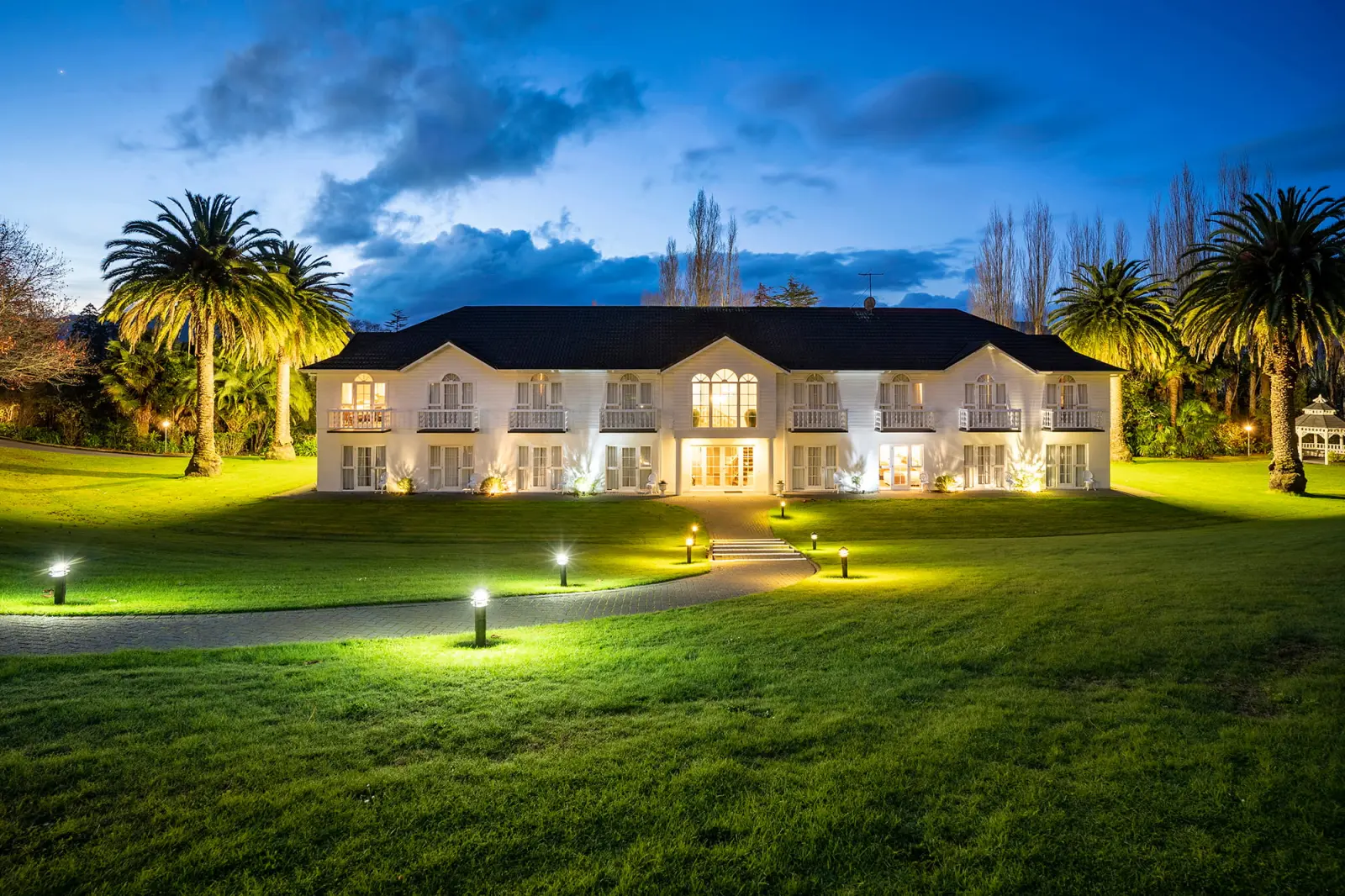 Wallaceville House logo